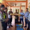 ​Terangi Sukacita Paskah 2026, Polres Ende Distribusikan Lilin Paskah ke Delapan Paroki