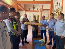 ​Terangi Sukacita Paskah 2026, Polres Ende Distribusikan Lilin Paskah ke Delapan Paroki