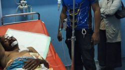 Pick-Up Rem Blong Hantam PKL dan Kendaraan di Naikoten, Dua Orang Luka Berat