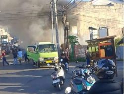 Bakar Sampah di Bawah Kabel Listrik, Kebakaran di Oepura Picu Kepanikan dan Kemacetan